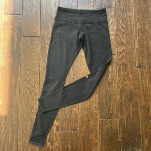 Lululemon REVERSIBLE wunder under leggings black & navy 29” size 6